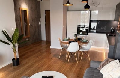 Location d’un appartement confortable de 2 pièces, 53 m², dans le quartier Nadodrze, Wrocław, Pologne